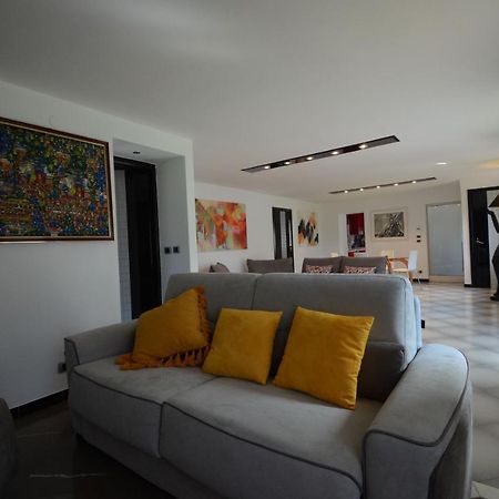 Pikes Villa Pulfero ภายนอก รูปภาพ